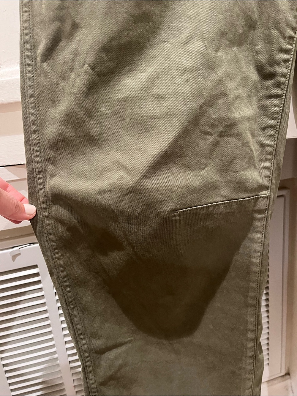 NWT Madewell darted barrel leg utility pant in faded ivy green - Picture 6 of 8